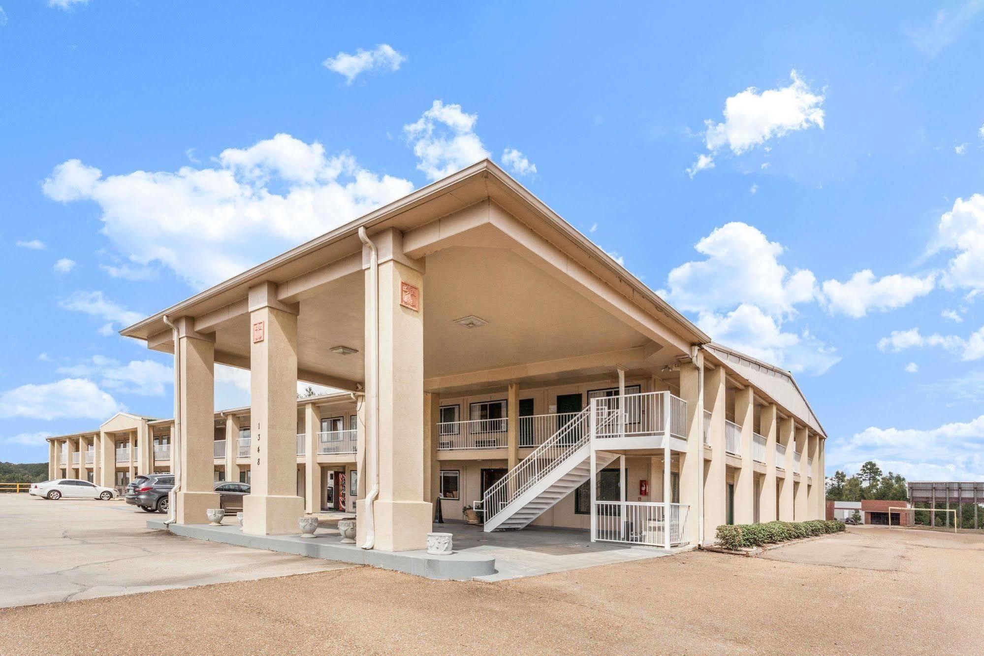Super 8 By Wyndham Brookhaven Exterior foto